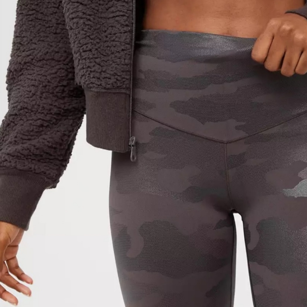 Aerie Gray Camo Leggings